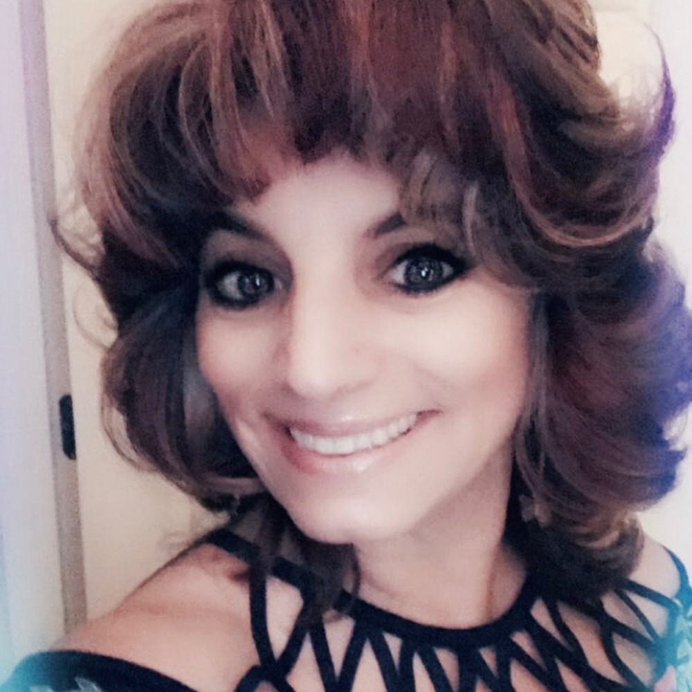 Meet your Posher, Elaine